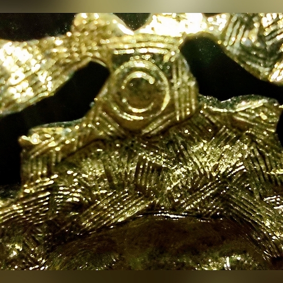 3D Gold Lion's Head Brooch - HTF - Picture 8 of 11